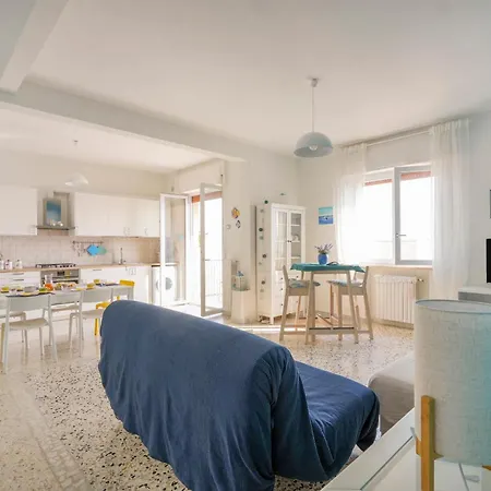 Mareluce Seaview Apartament *